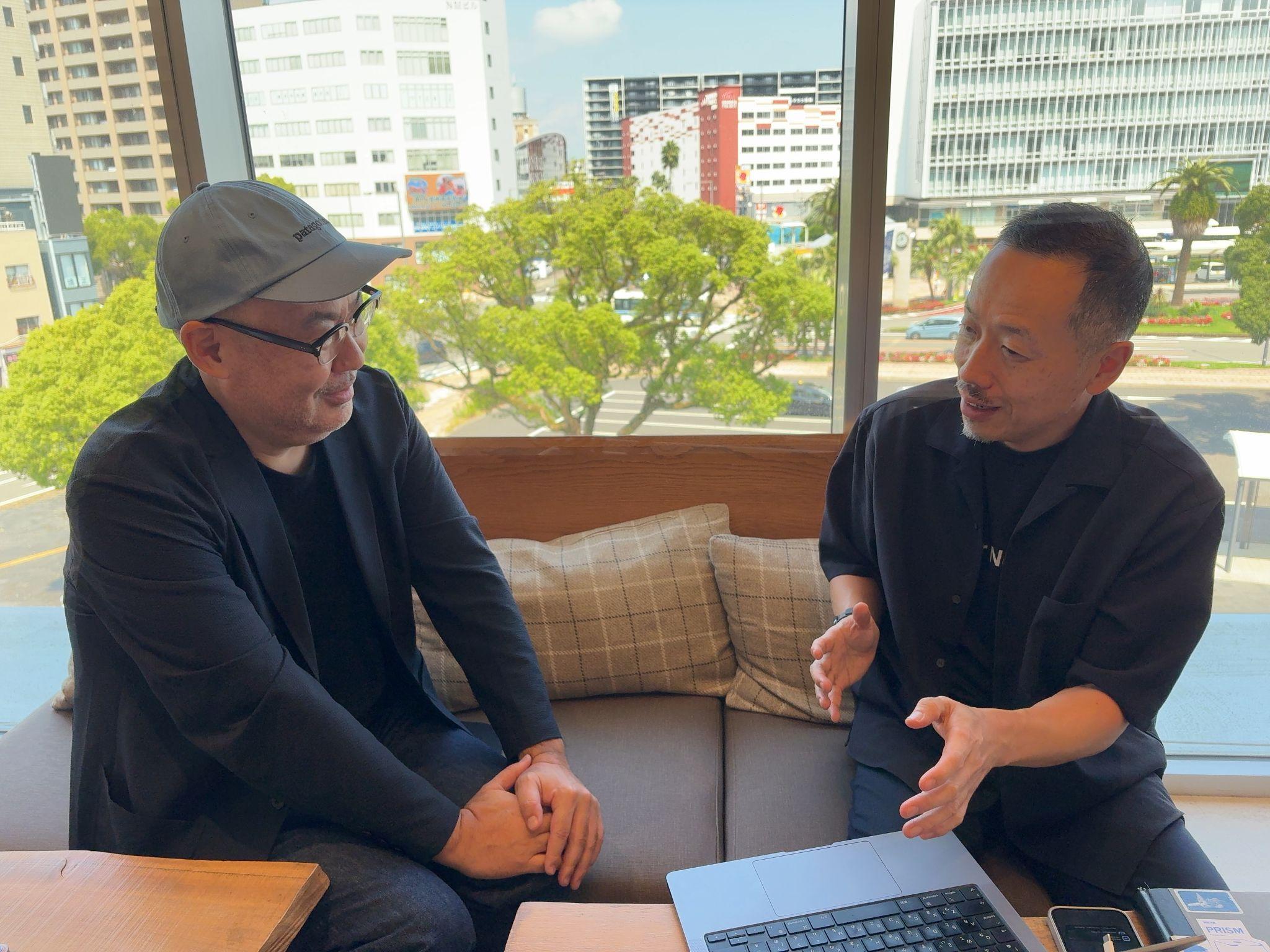 村岡浩司 × 奥谷孝司 対談 「発見されてない島」。共感資本価値で見出す九州のふつうとは。